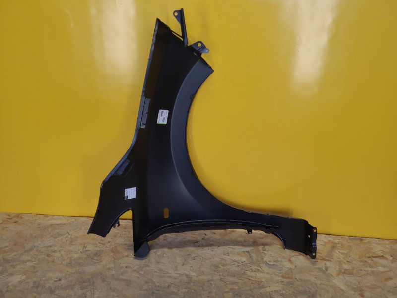 Крыло переднее левое LEAF 10-17