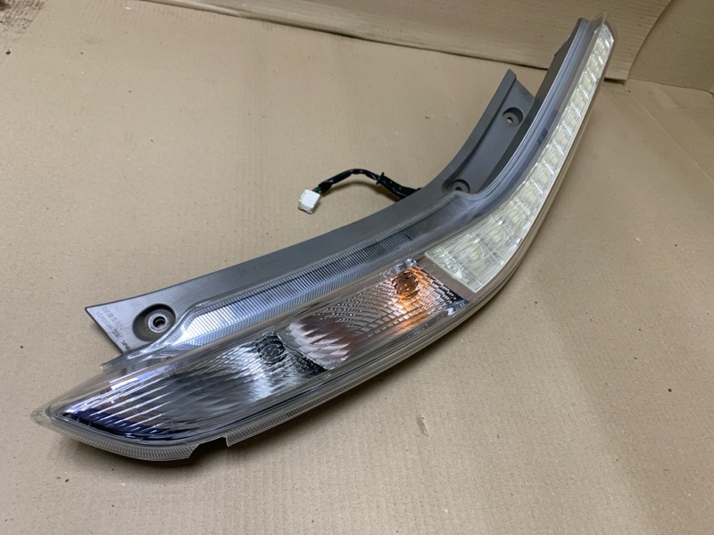 Фонарь наружный задний правый LEAF 10-17