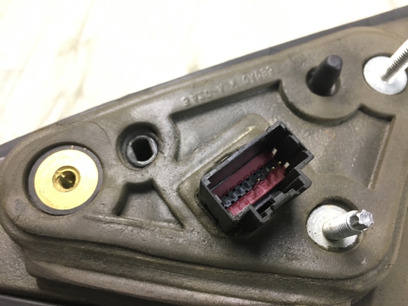 Зеркало правое TAURUS 10-19