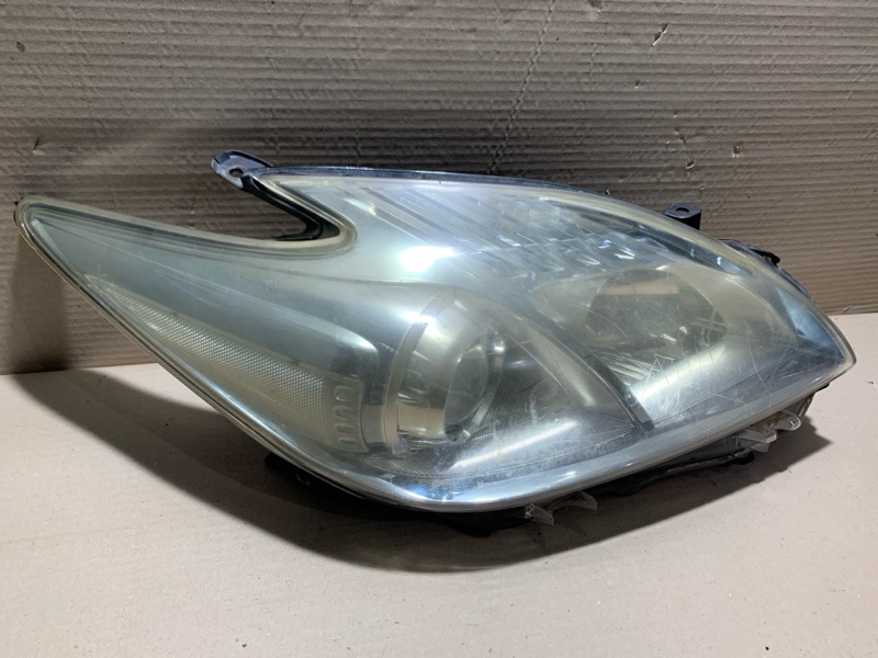 Фара правая PRIUS - 30 09-17 Фара правая PRIUS - 30 09-17