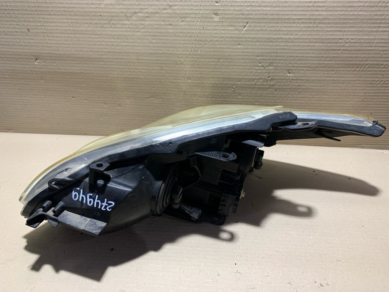 Фара правая PRIUS - 30 09-17 Фара правая PRIUS - 30 09-17