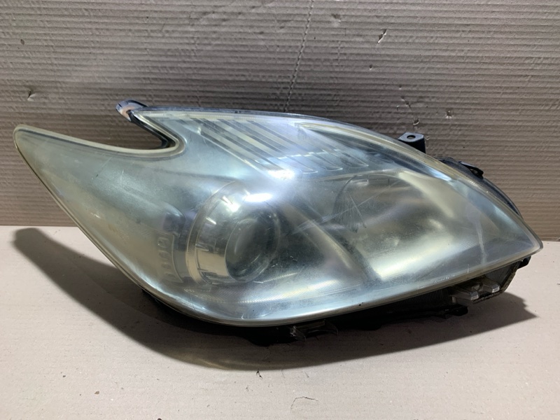 Фара правая TOYOTA PRIUS - 30 09-17 81130-47250 Б/У