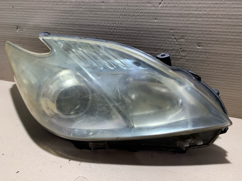 Фара правая TOYOTA PRIUS - 30 09-17