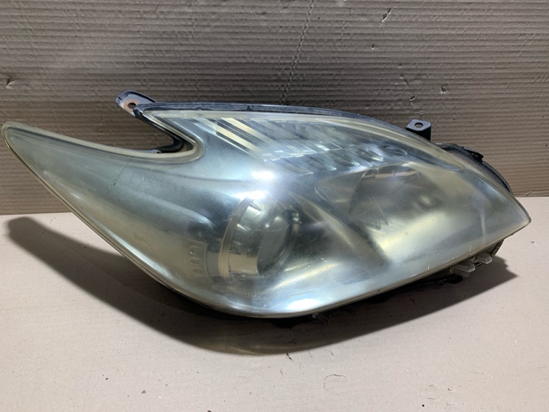 Фара правая PRIUS - 30 09-17