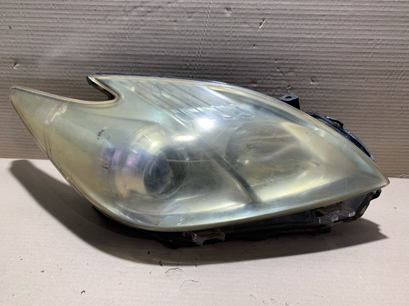 Фара правая TOYOTA PRIUS - 30 09-17 81130-47250 Б/У