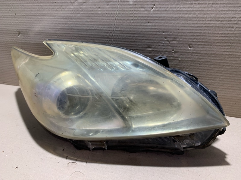 Фара правая TOYOTA PRIUS - 30 09-17