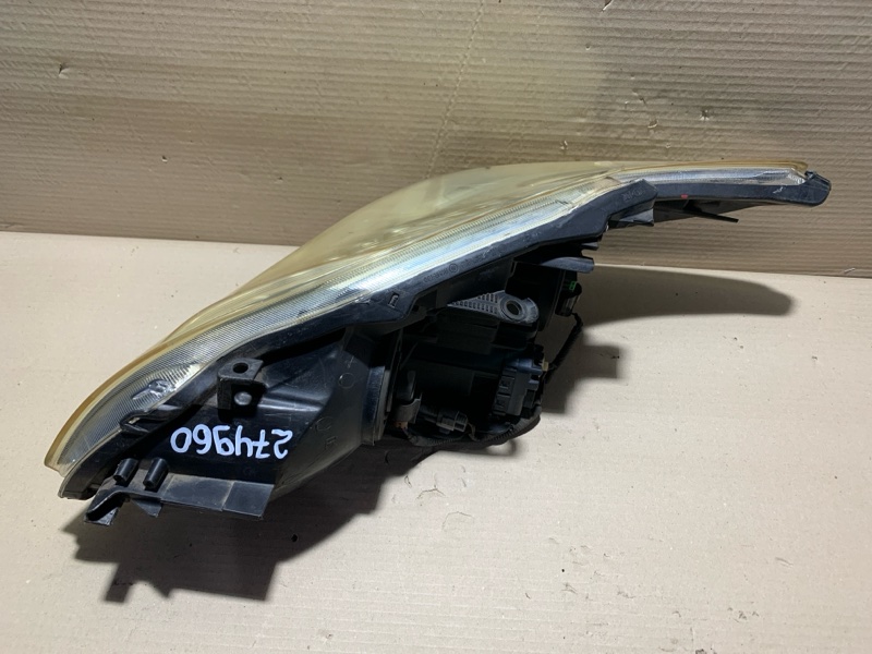 Фара правая PRIUS - 30 09-17