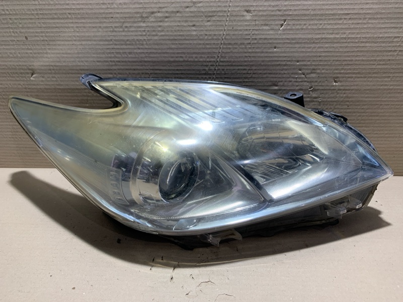 Фара правая TOYOTA PRIUS - 30 09-17 81130-47250 Б/У