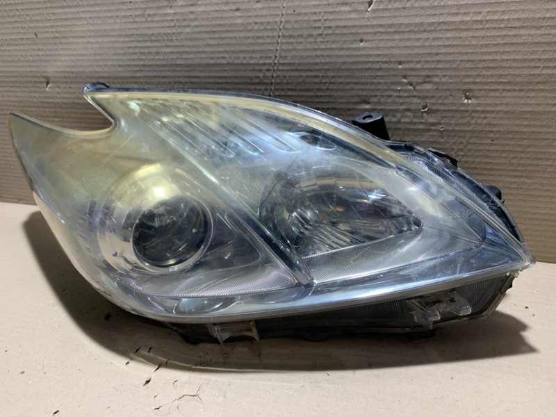 Фара правая TOYOTA PRIUS - 30 09-17