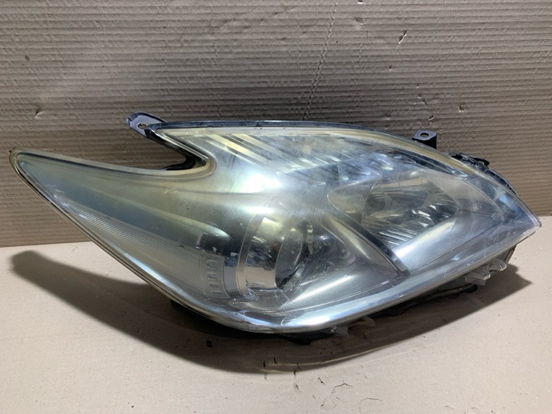 Фара правая PRIUS - 30 09-17