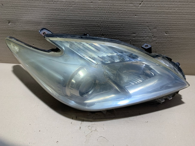Фара правая PRIUS - 30 09-17