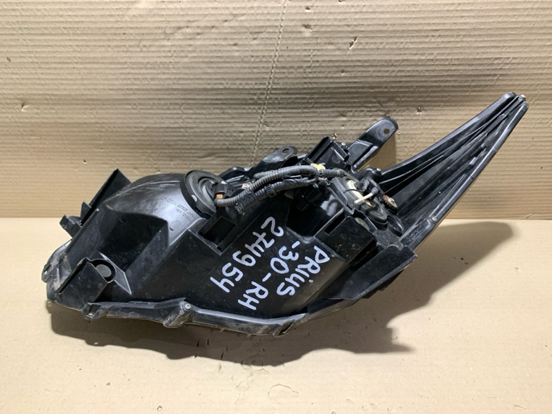 Фара правая PRIUS - 30 09-17