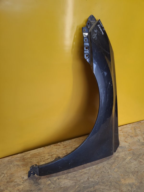 Крыло переднее левое LEGACY 09-15 BM