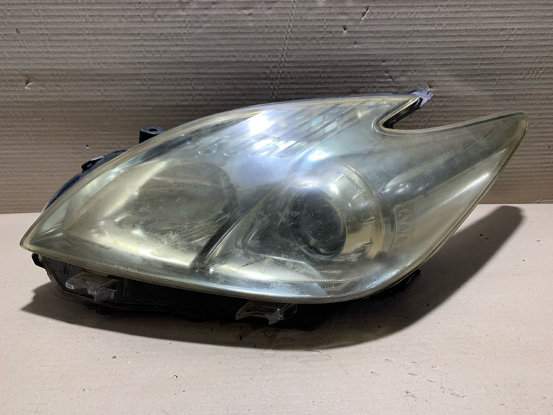 Фара левая TOYOTA PRIUS - 30 09-17 81170-47250 Б/У