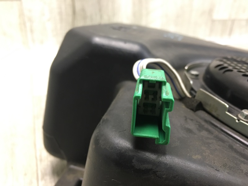 Сабвуфер ESCAPE 12-19 2017 TM2 1.5 M9MA