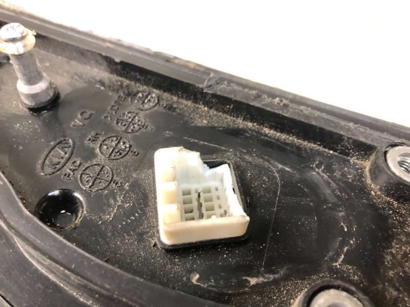 Зеркало правое SEDONA 06-14 VQ