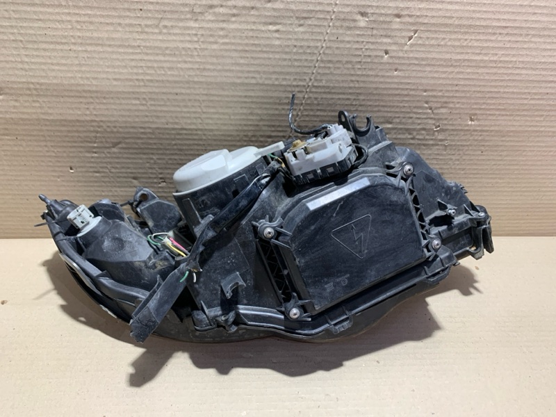 Фара левая LEGACY 03-09 BL/BP