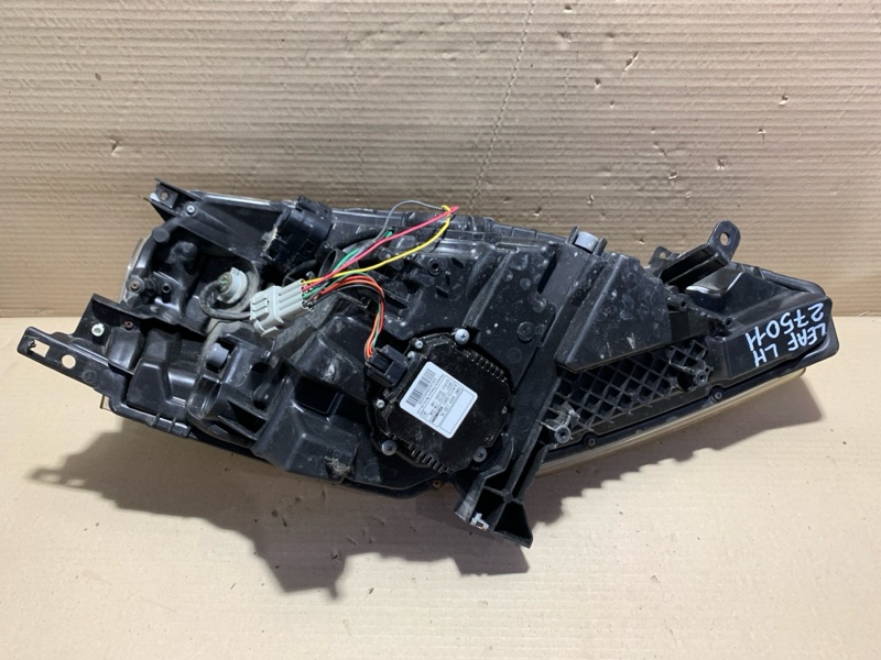 Фара левая LEAF 10-17