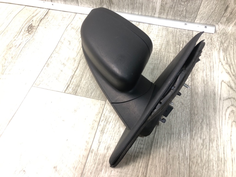 Зеркало правое TAURUS 10-19 Зеркало правое TAURUS 10-19