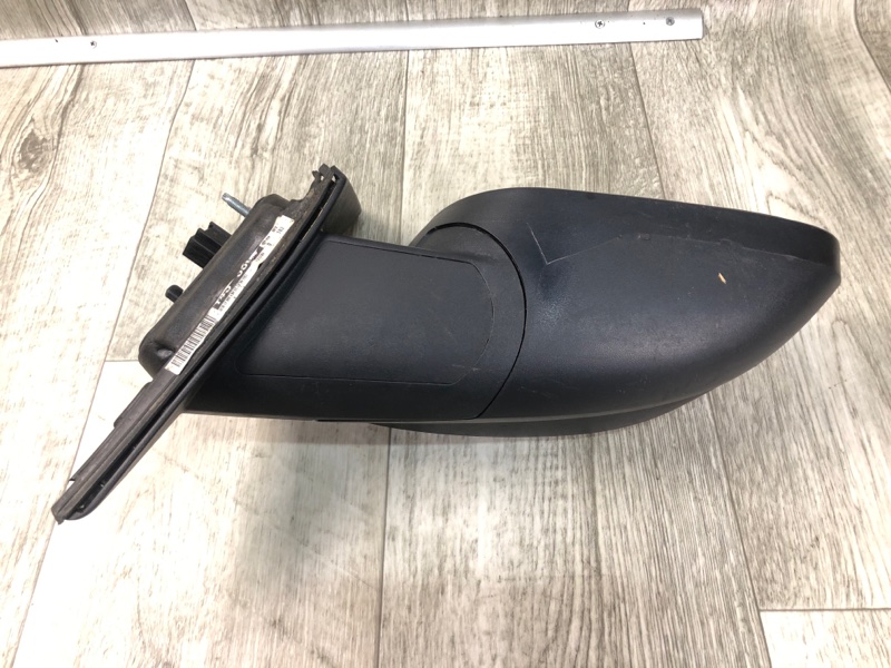 Зеркало правое TAURUS 10-19 Зеркало правое TAURUS 10-19