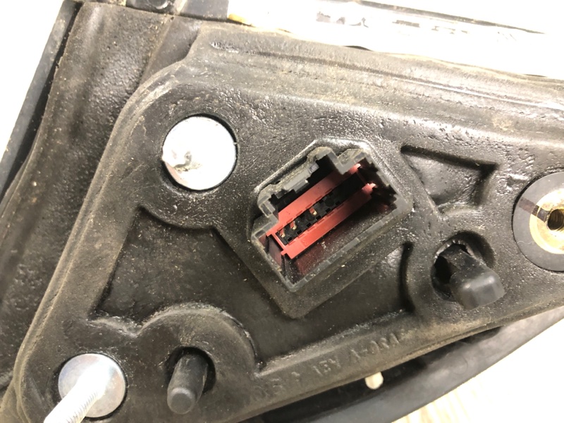 Зеркало правое TAURUS 10-19 Зеркало правое TAURUS 10-19