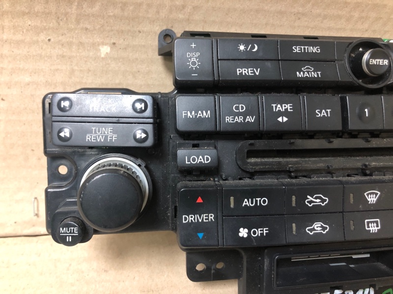 Блок управления печкой FX S50 03-08 2004 3.5 VQ35DE Блок управления печкой FX S50 03-08 2004 3.5 VQ35DE