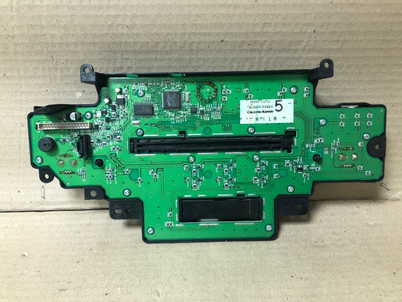 Блок управления печкой FX S50 03-08 2004 3.5 VQ35DE Блок управления печкой FX S50 03-08 2004 3.5 VQ35DE