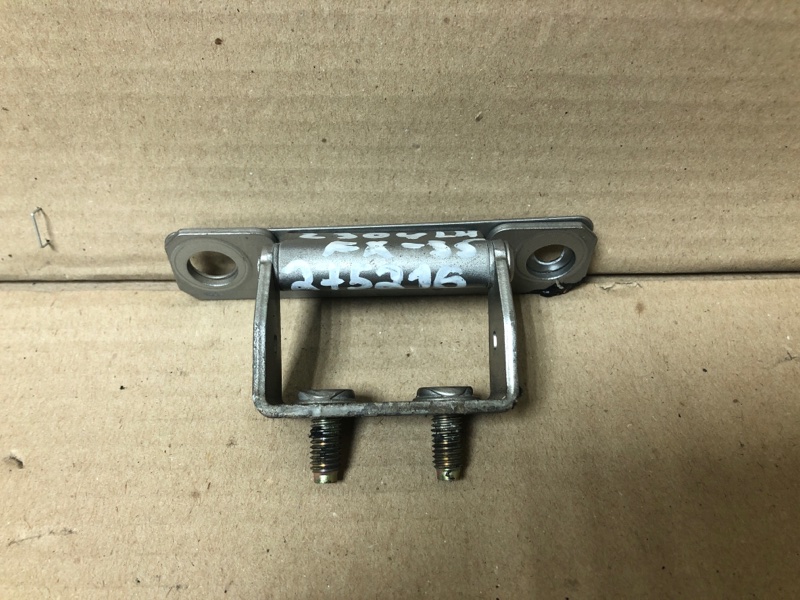 Запчасть петля крышки багажника левая INFINITI FX S50 03-08 2004 3.5 VQ35DE 90401-CG000 Б/У Петля крышки багажника левая INFINITI FX S50 03-08 2004 3.5 VQ35DE 90401-CG000 Б/У