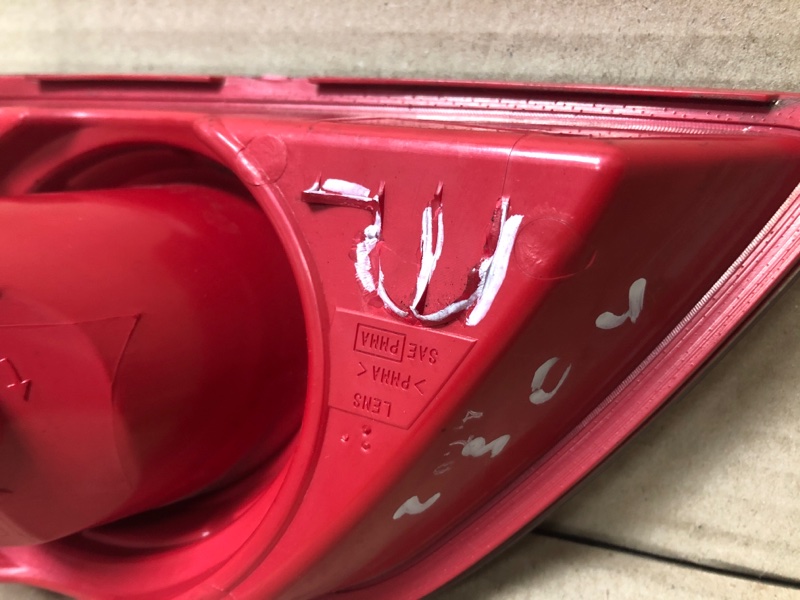 Фонарь внутренний задний левый FX S50 03-08 2004 3.5 VQ35DE