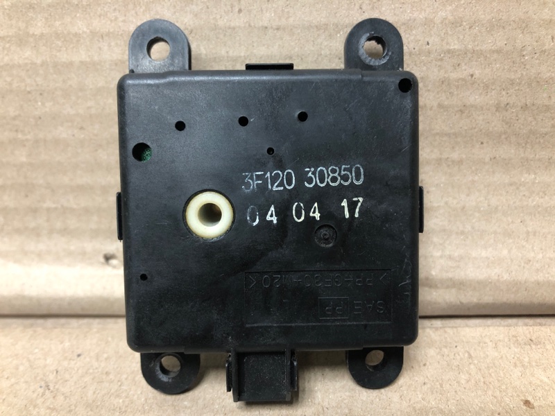 Моторчик заслонки печки FX S50 03-08 2004 3.5 VQ35DE Моторчик заслонки печки FX S50 03-08 2004 3.5 VQ35DE