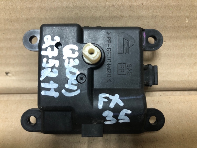 Моторчик заслонки печки FX S50 03-08 2004 3.5 VQ35DE Моторчик заслонки печки FX S50 03-08 2004 3.5 VQ35DE