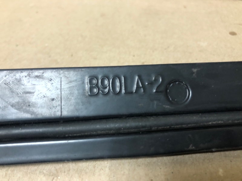 Поводок стеклоочистителя передний правый FX S50 03-08 2004 3.5 VQ35DE