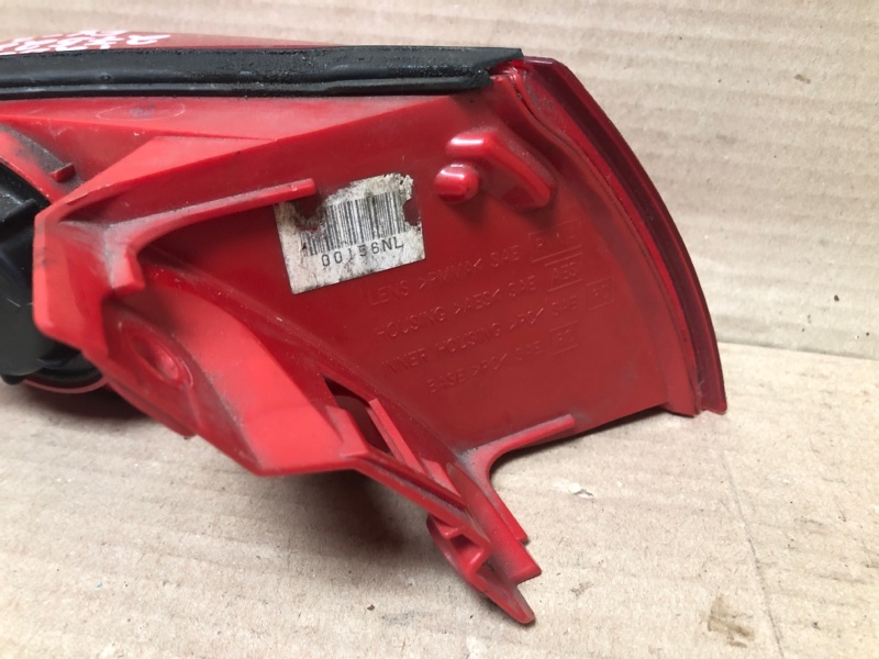 Фонарь наружный задний правый FX S50 03-08 2004 3.5 VQ35DE