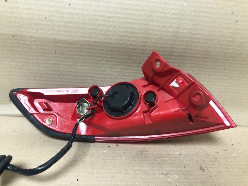 Фонарь наружный задний правый FX S50 03-08 2004 3.5 VQ35DE