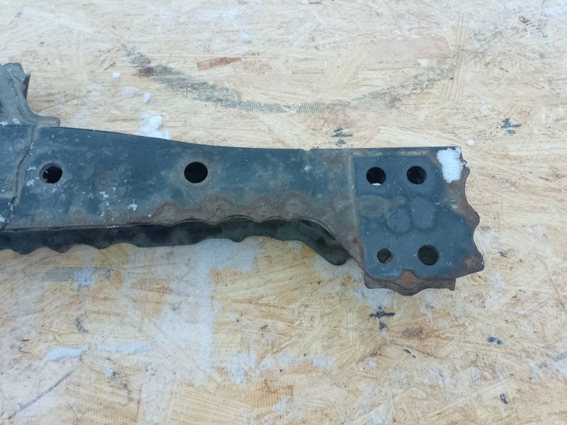 Балка под радиатор TOYOTA PRIUS - 30 09-17 Балка под радиатор TOYOTA PRIUS - 30 09-17