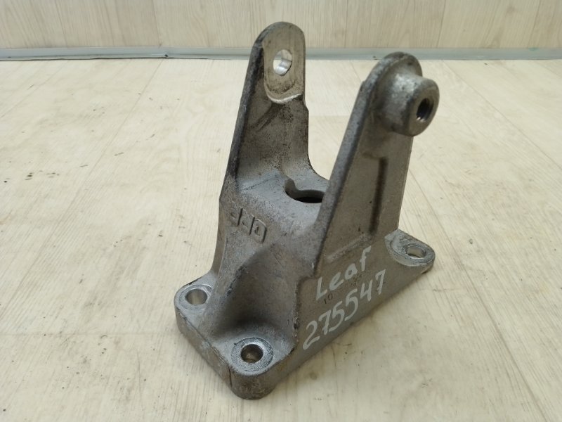 Кронштейн двигателя задний NISSAN LEAF 10-17 11333-3NA0A Б/У