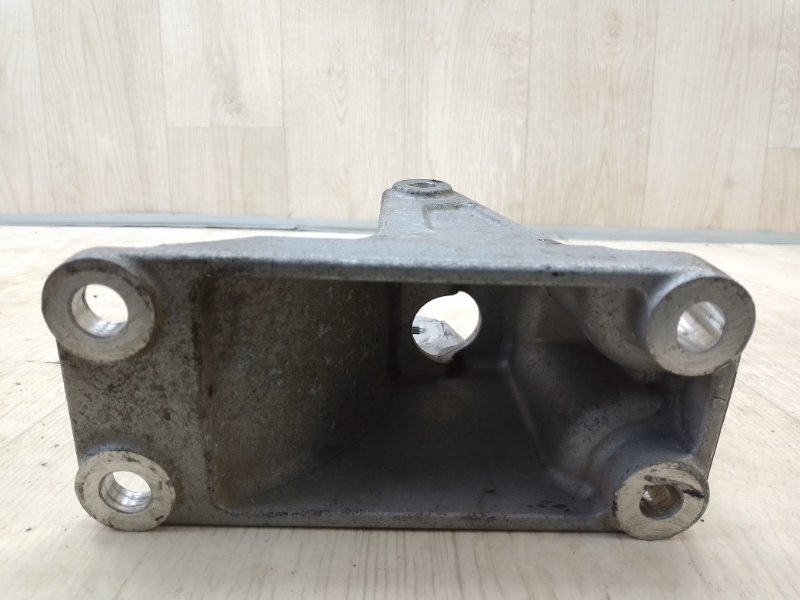 Кронштейн двигателя задний LEAF 10-17