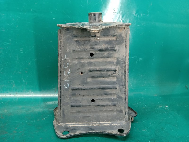 Кронштейн усилителя переднего бампера левый LEXUS GS350 GS300 05-11 57108-30100 Б/У