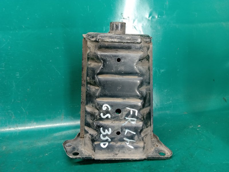 Кронштейн усилителя переднего бампера левый LEXUS GS350 GS300 05-11