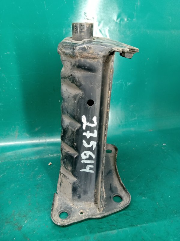 Кронштейн усилителя переднего бампера левый GS350 GS300 05-11