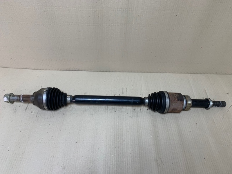 Привод передний правый NISSAN LEAF 10-17 ZE0 39100-3NA0A Б/У