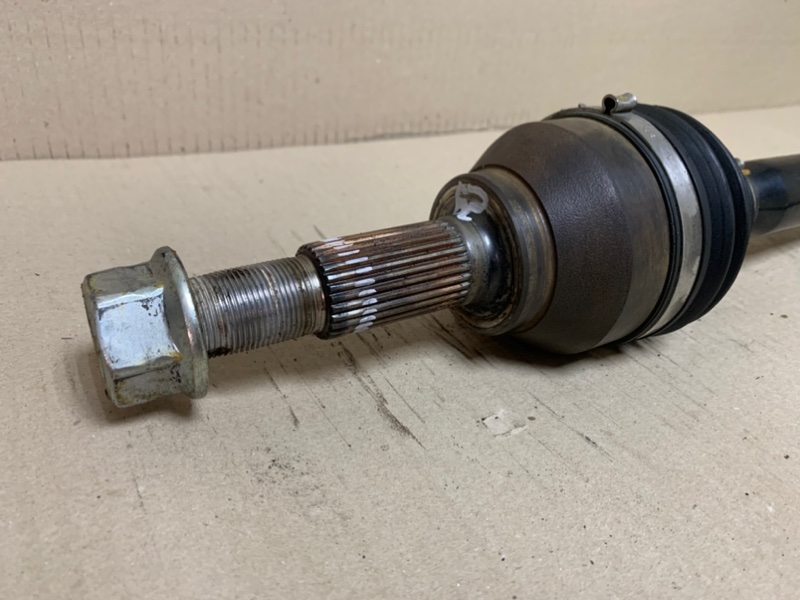 Привод передний правый LEAF 10-17 ZE0