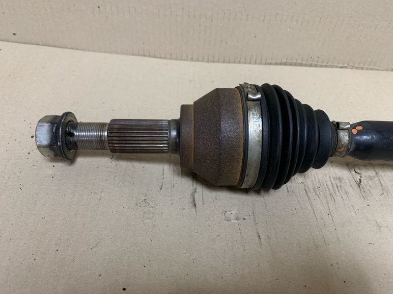 Привод передний правый NISSAN LEAF 10-17 ZE0