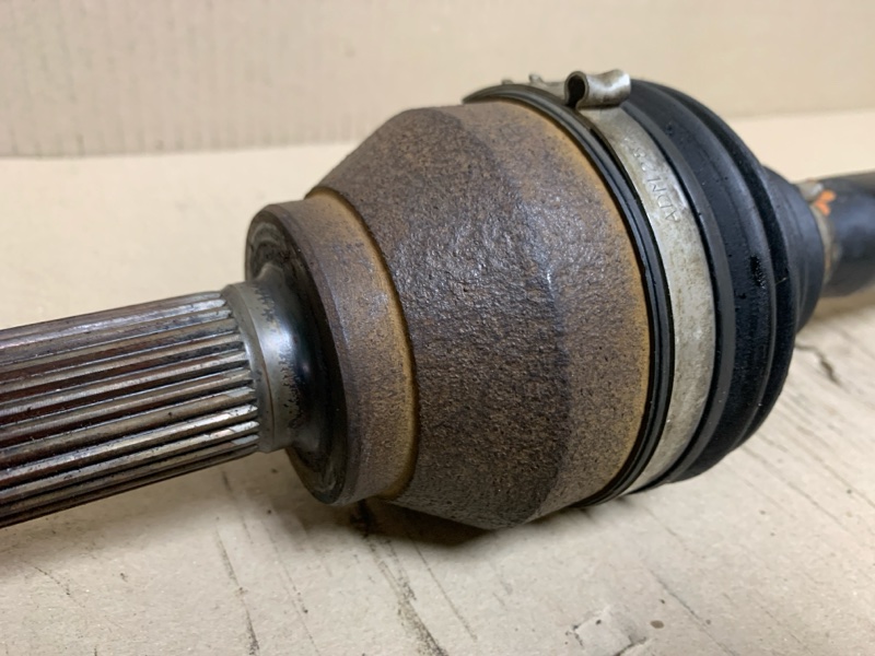 Привод передний правый LEAF 10-17 ZE0