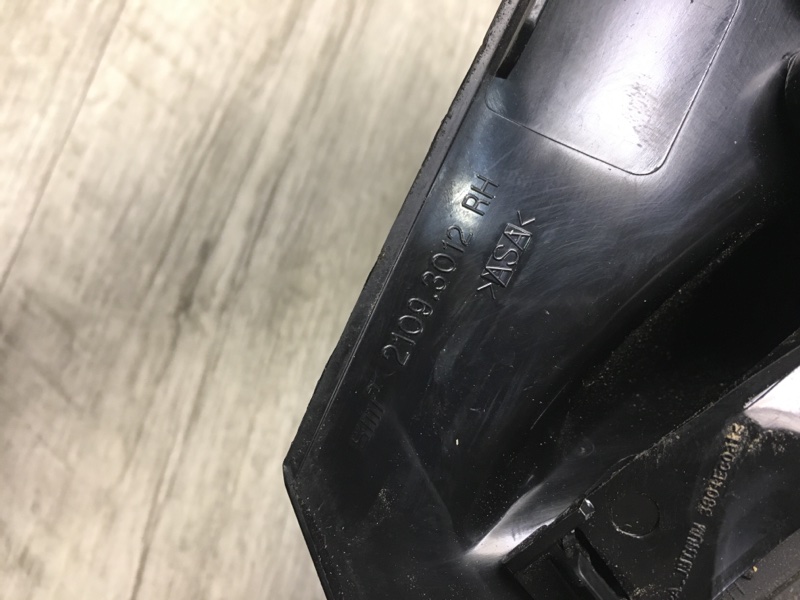 Зеркало правое 200 14-16 UF Зеркало правое 200 14-16 UF