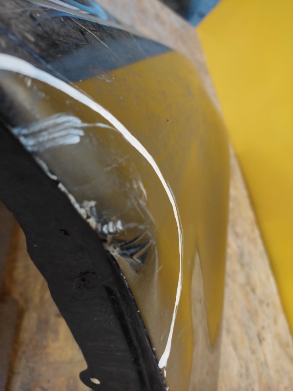 Крыло переднее переднее правое TOYOTA AVENSIS 03-08