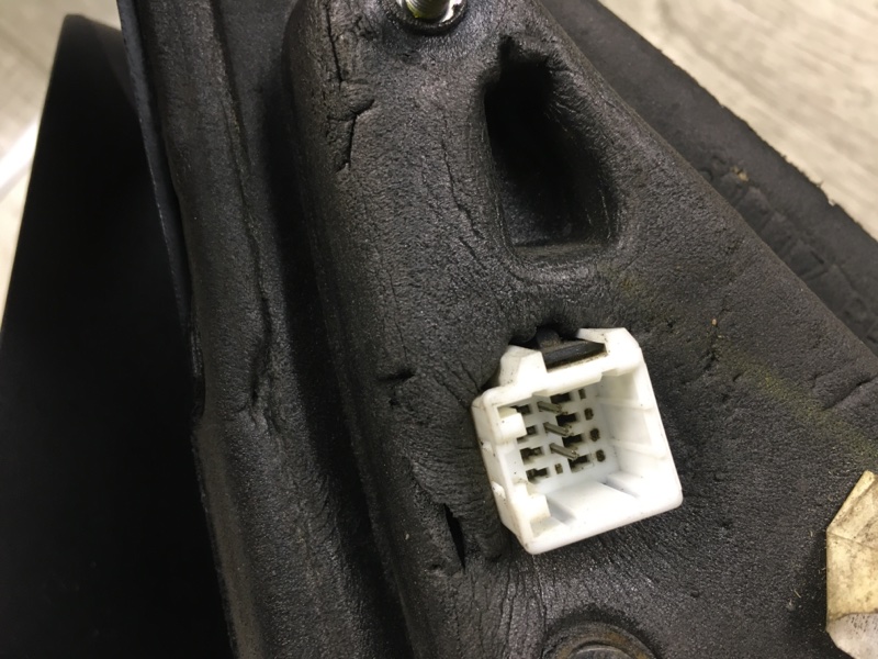 Зеркало левое AVENGER 07-14