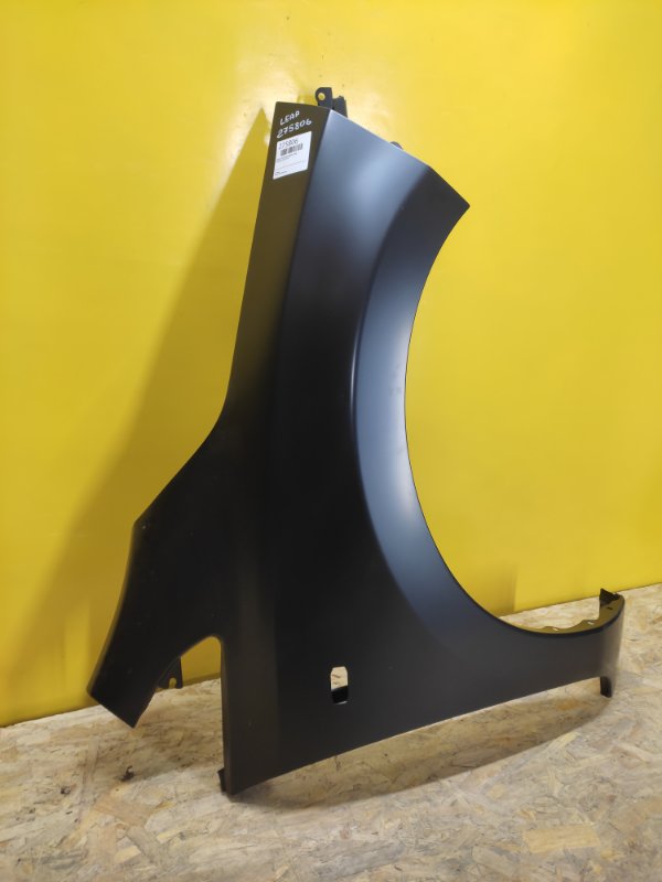 Крыло переднее переднее правое LEAF 10-17