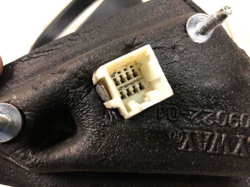 Зеркало правое 200 10-14