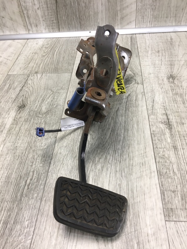 Педаль тормоза VENZA 09-16